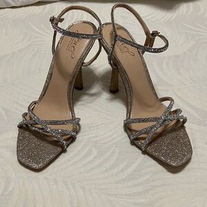 Jewel Badgley Mischka Gold Sparkley Stiletto Heels